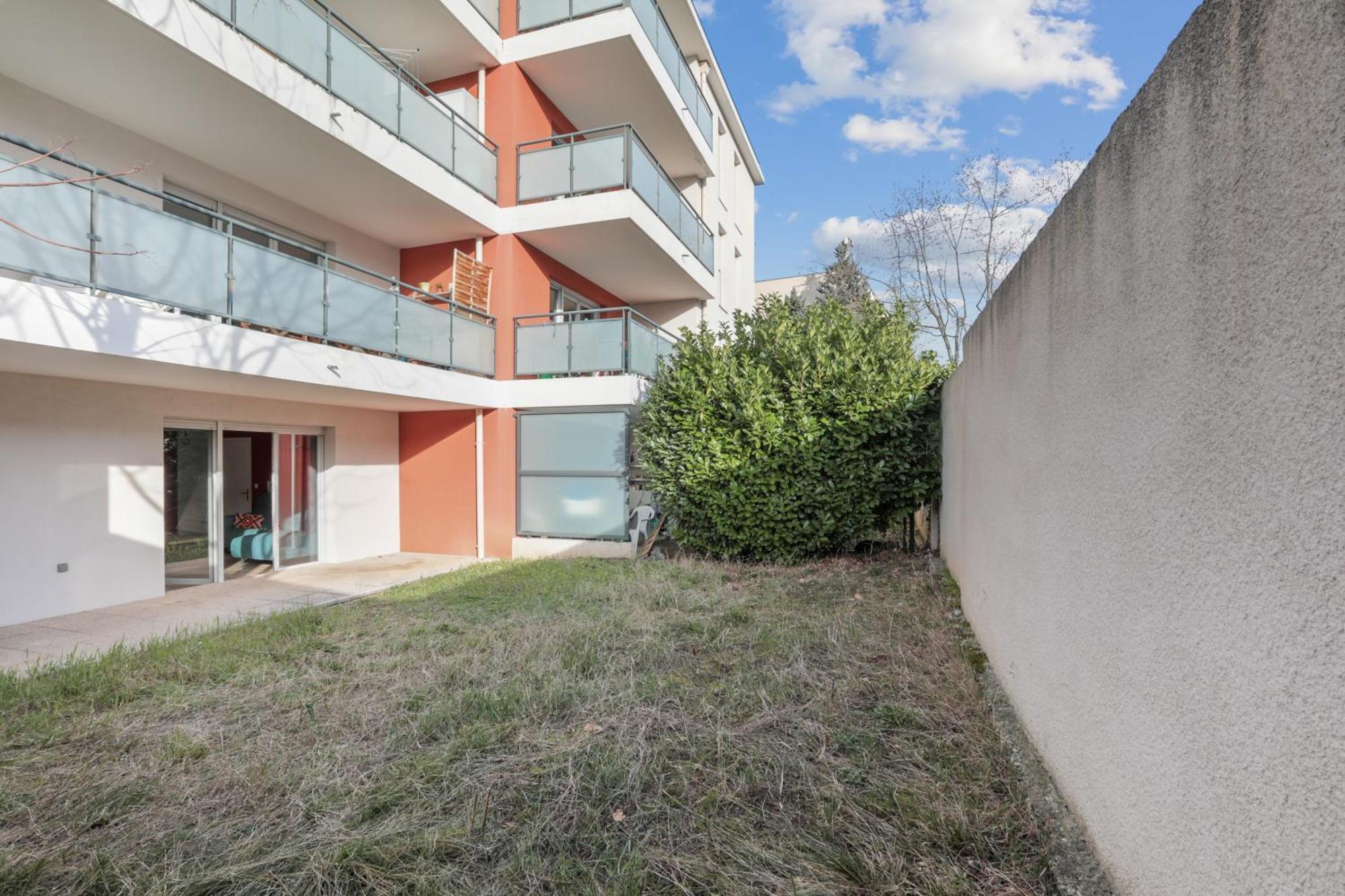 Comfort And Tranquility Near Lyon And Groupama Stadium, 4 Personnes Meyzieu Luaran gambar